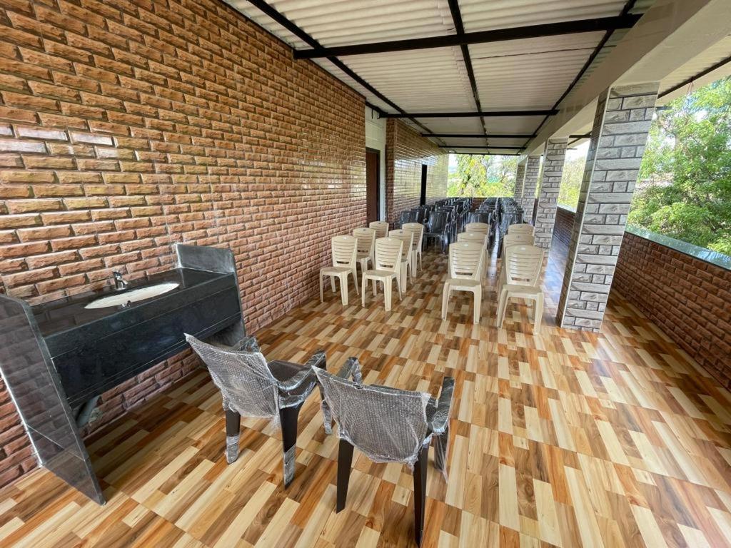 Hotel Phoenix Lonavala Dış mekan fotoğraf