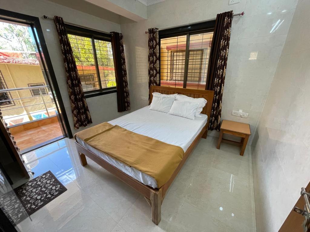 Hotel Phoenix Lonavala Dış mekan fotoğraf